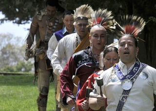 Illustration for article titled Do Native Americans Celebrate Thanksgiving?